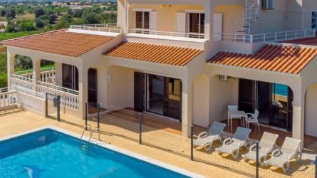 large villas in the Algarve
