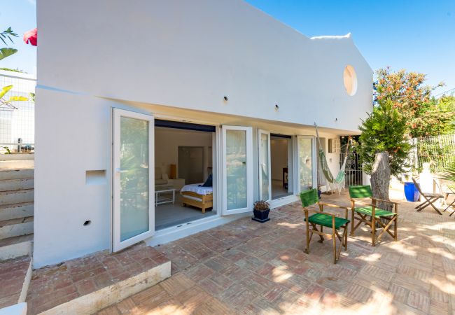 Villa in Guia - Villa AL Fresco Villa in Guia - Villa AL Fresco