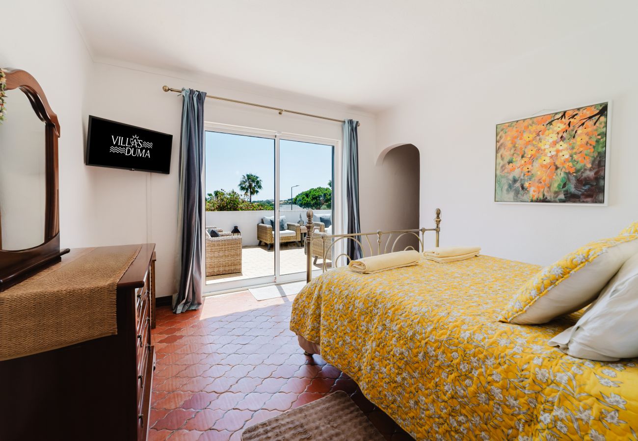 Villa in Albufeira - Villa Vale Navio 40