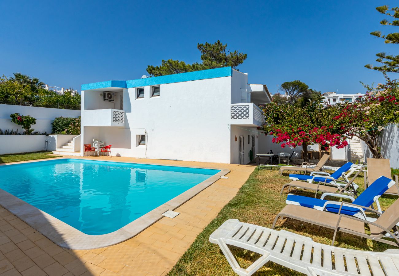 Villa à Olhos D´Água - Villa Lima