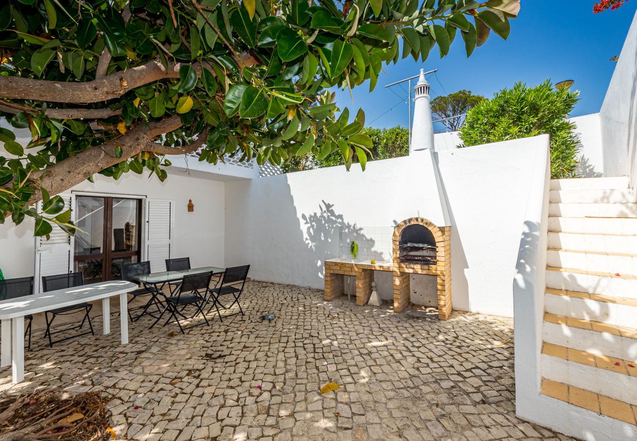 Villa à Olhos D´Água - Villa Lima