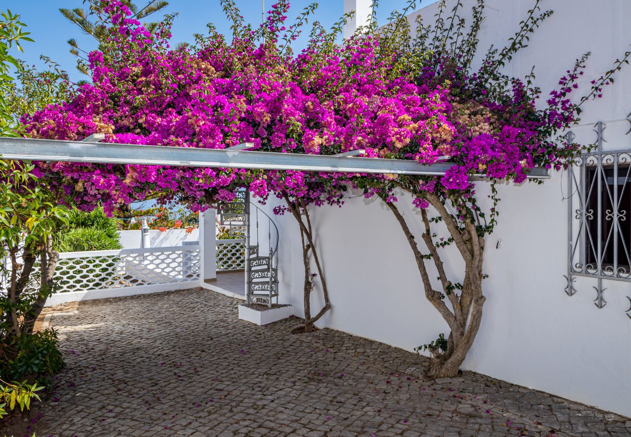 Villa à Olhos D´Água - Villa Lima