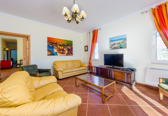 Villa em Boliqueime - Villa Amarela Villa em Boliqueime - Villa Amarela