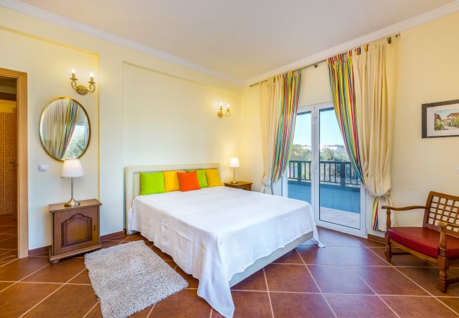 Villa em Boliqueime - Villa Amarela Villa em Boliqueime - Villa Amarela