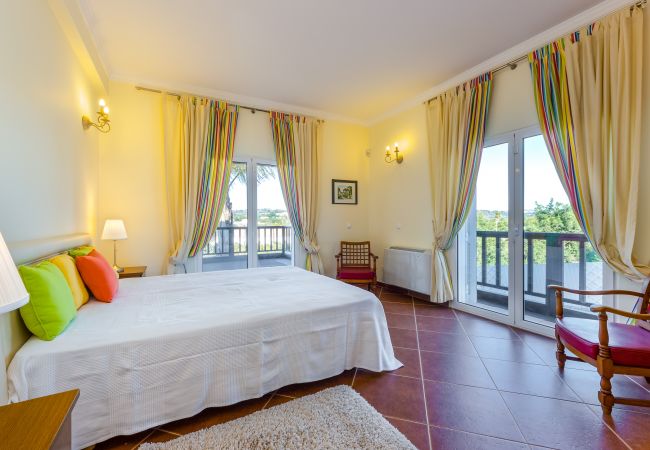 Villa em Boliqueime - Villa Amarela Villa em Boliqueime - Villa Amarela