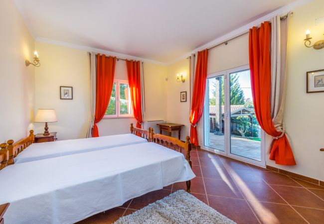 Villa em Boliqueime - Villa Amarela Villa em Boliqueime - Villa Amarela