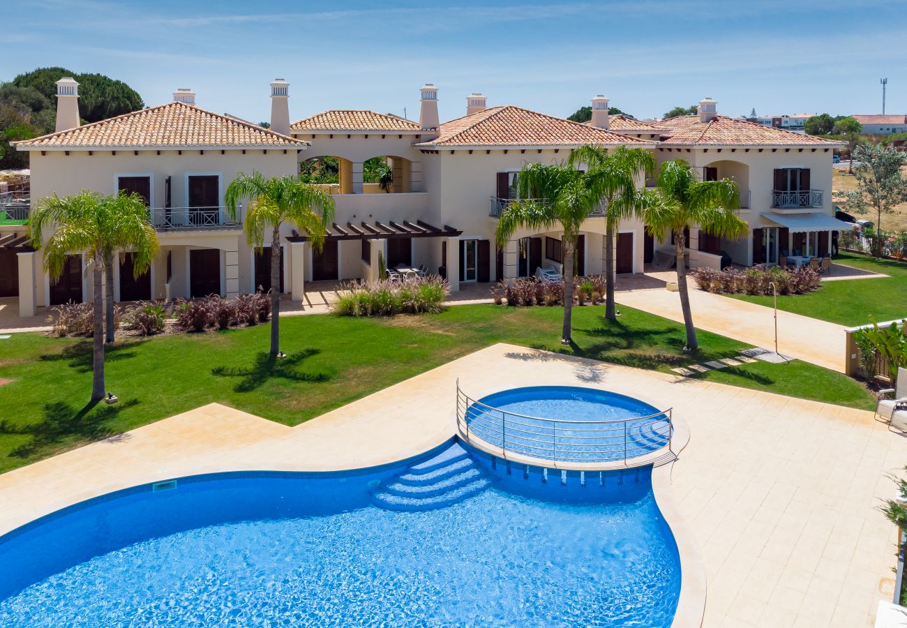 Casa geminada em Albufeira - Cascata Village Lote A