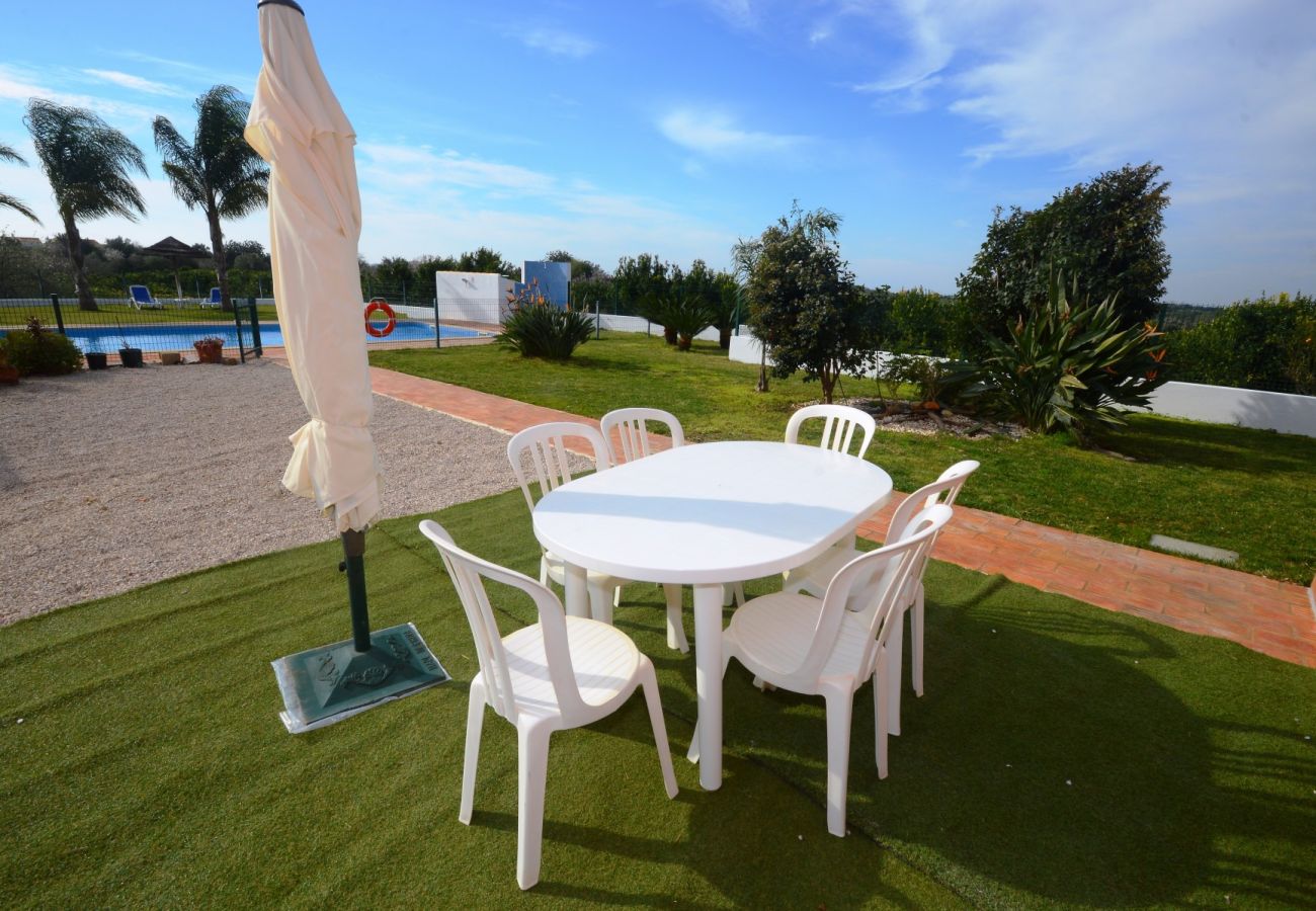 Villa em Alcantarilha - Villa Casa das Amendoeiras