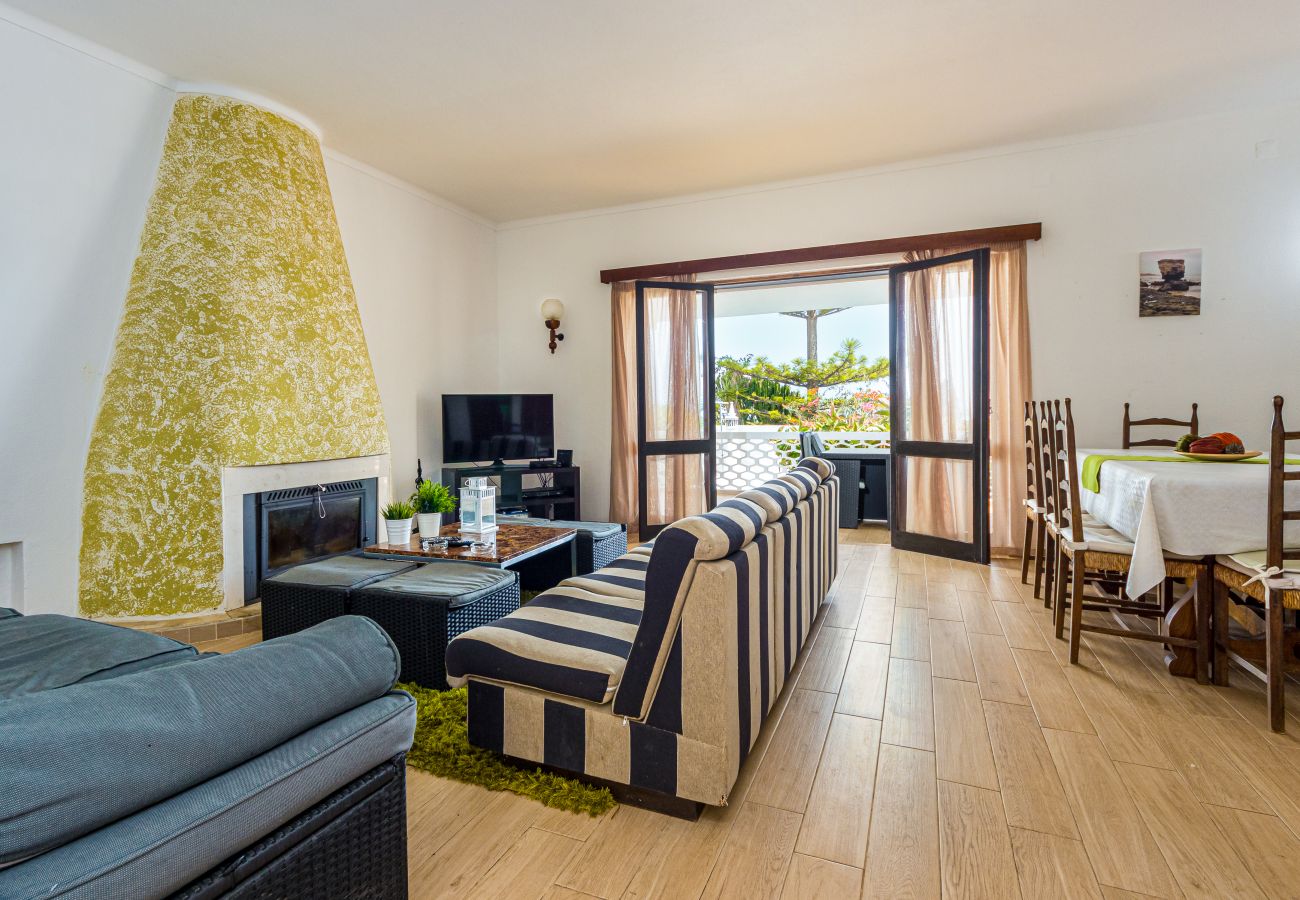 Villa em Olhos D´Água - Villa Lima