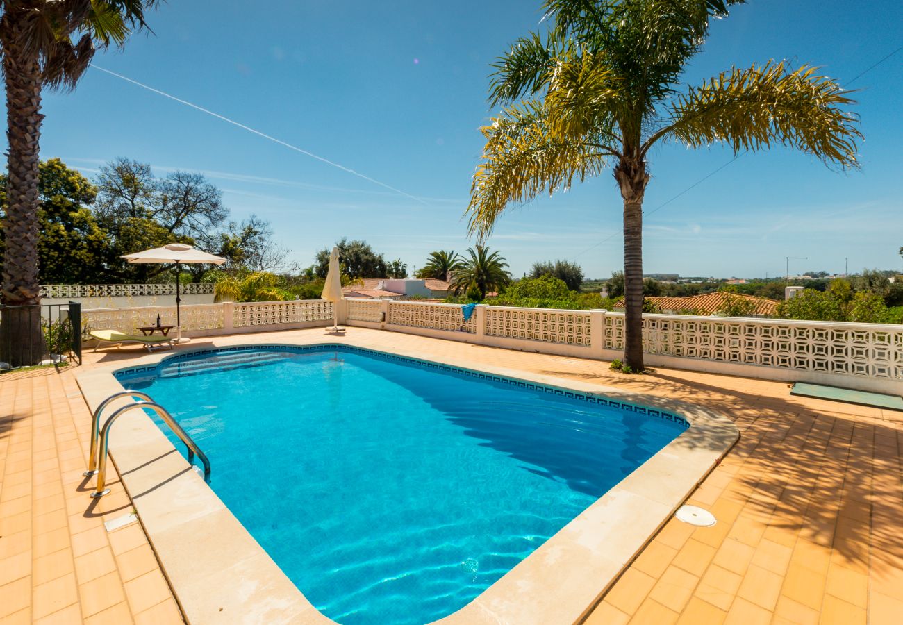 Villa em Olhos D´Água - Villa Sol