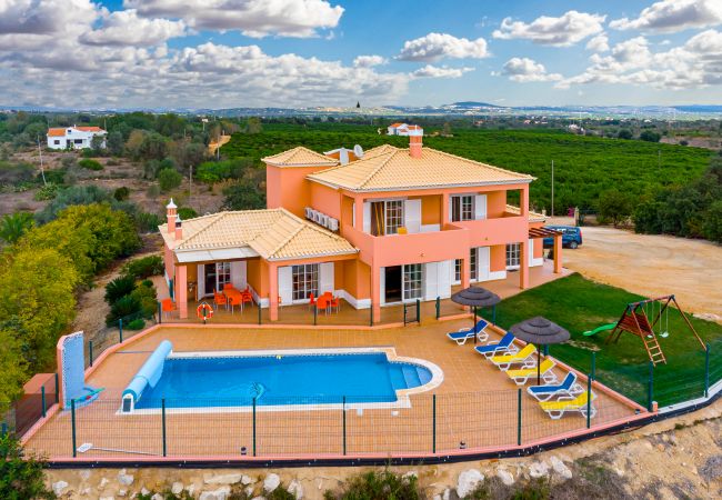 Villa in Alcantarilha - Villa da Horta Villa in Alcantarilha - Villa da Horta