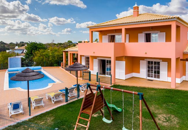 Villa in Alcantarilha - Villa da Horta Villa in Alcantarilha - Villa da Horta