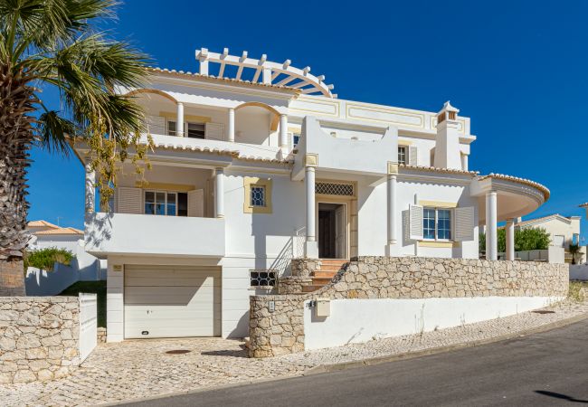 Villa in Albufeira - Villa Cecília Villa in Albufeira - Villa Cecília