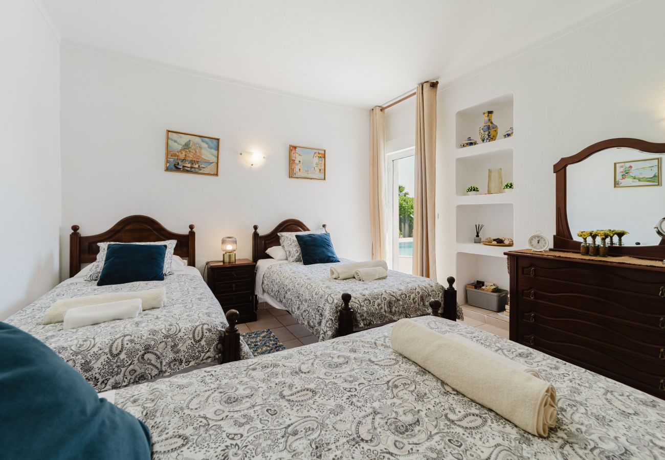 Villa in Albufeira - Villa Vale Navio 40
