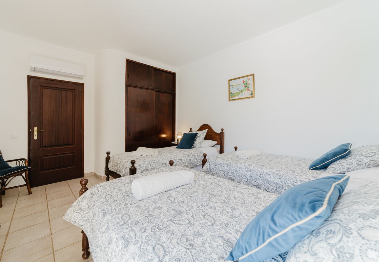 Villa in Albufeira - Villa Vale Navio 40