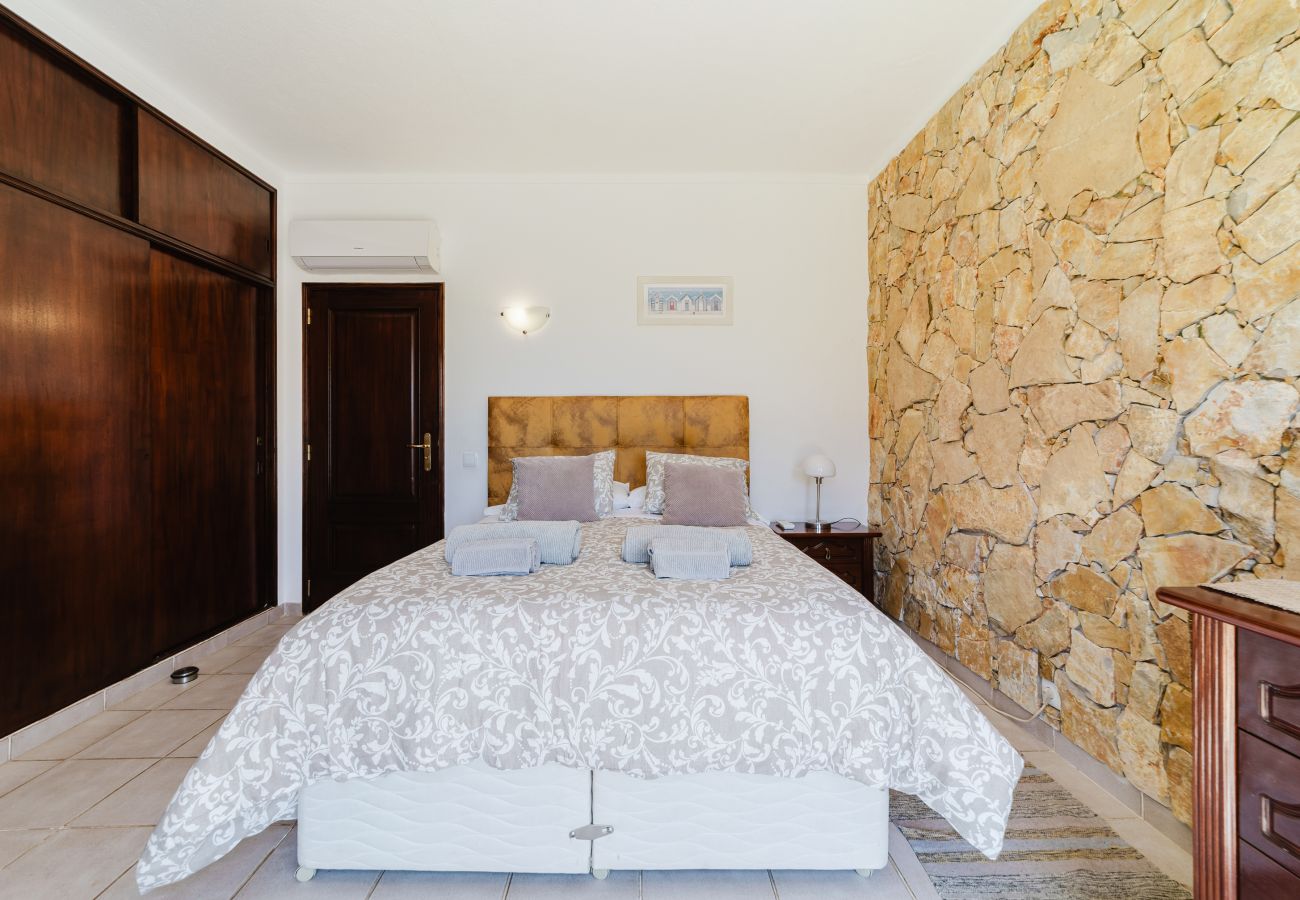 Villa in Albufeira - Villa Vale Navio 40